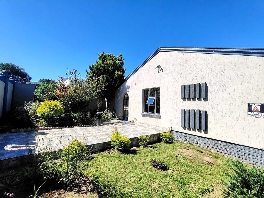 4 Bedroom Property for Sale in West Bank Eastern Cape